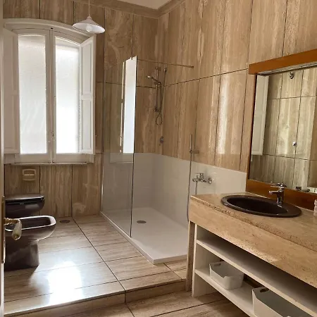 Casa In Centro Con Terrazzo * בארי