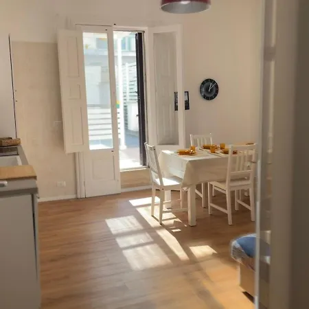 Casa In Centro Con Terrazzo דירה בארי
